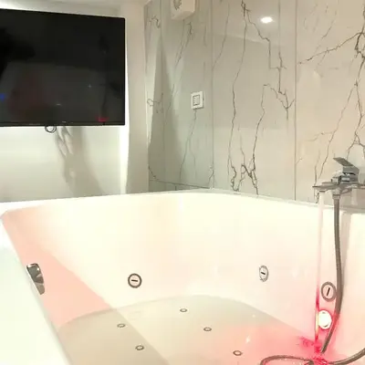 Gold suite19