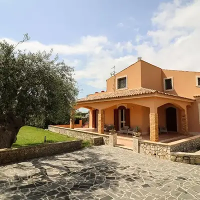 Radici Sicilian Holiday Home - B An Oasis of Relaxation in the Heart of Sicily