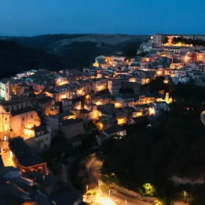 Accommodates 5 people between Ibla and Ragusa