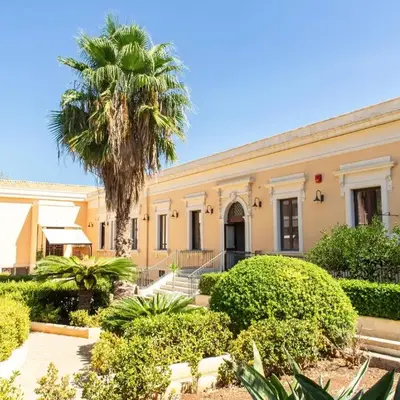Syraka Hotel LR Collection