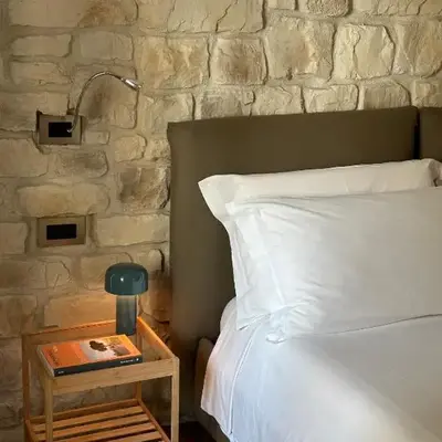 Olivia Rooms Teocrito
