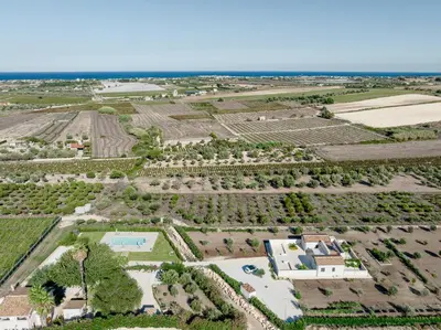 Paesaggio naturale nelle vicinanze della villa