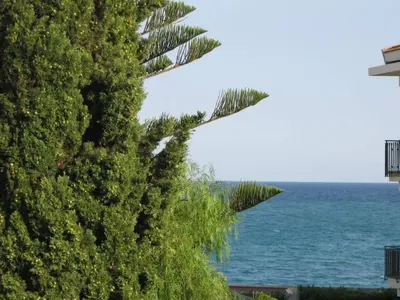 Paesaggio naturale nelle vicinanze della villa