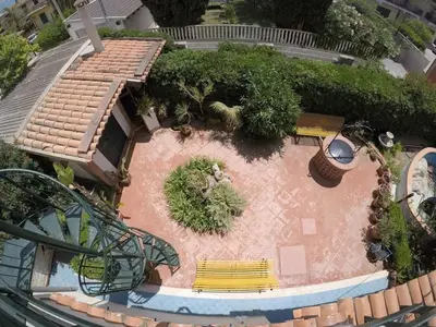 Giardino di Villa Mora on two levels 50 meters from the sea - wi-fi